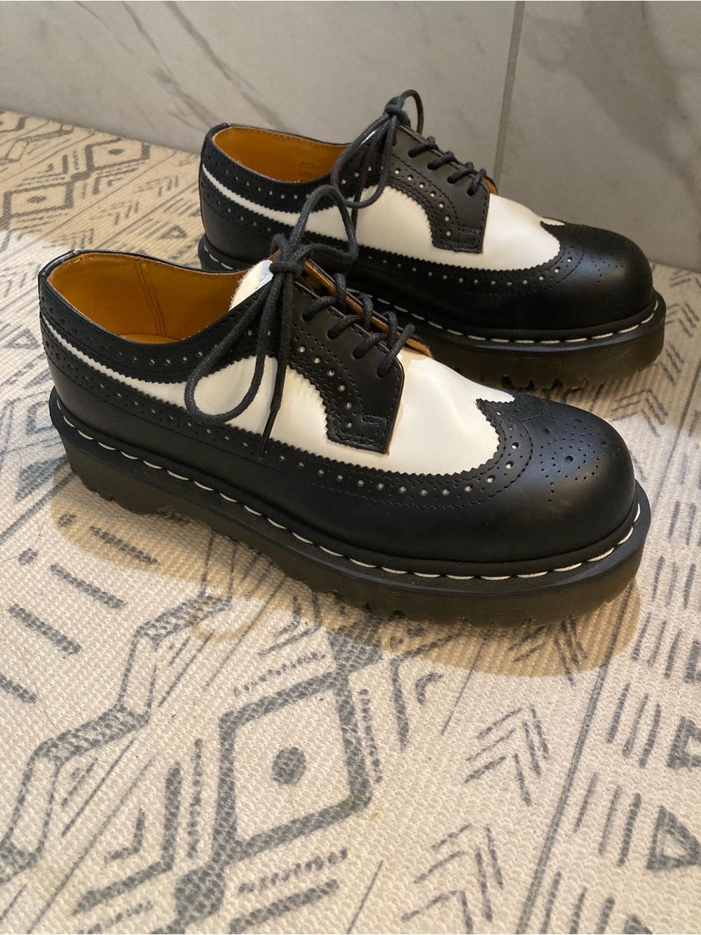 Dr. Martens Unisex 3989 Bex Smooth Leather Brough Shoes W SZ 8 M SZ 7